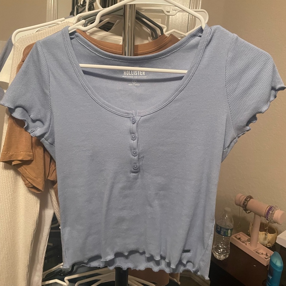 Hollister tops (2)
